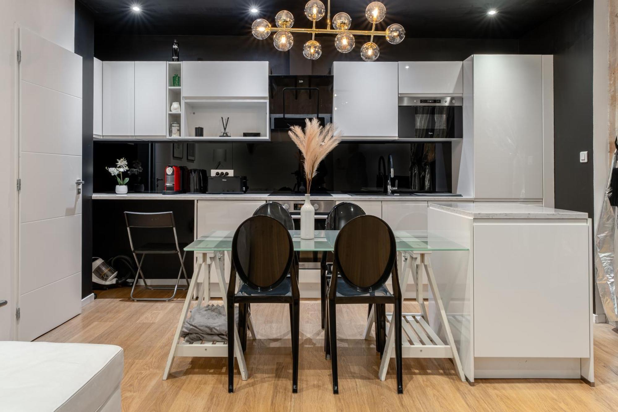 Apartment Le Yona Mirabeau - T3 Atypique Situe Dans Le Centre Historique - Proche Rotonde Aix-en-Provence