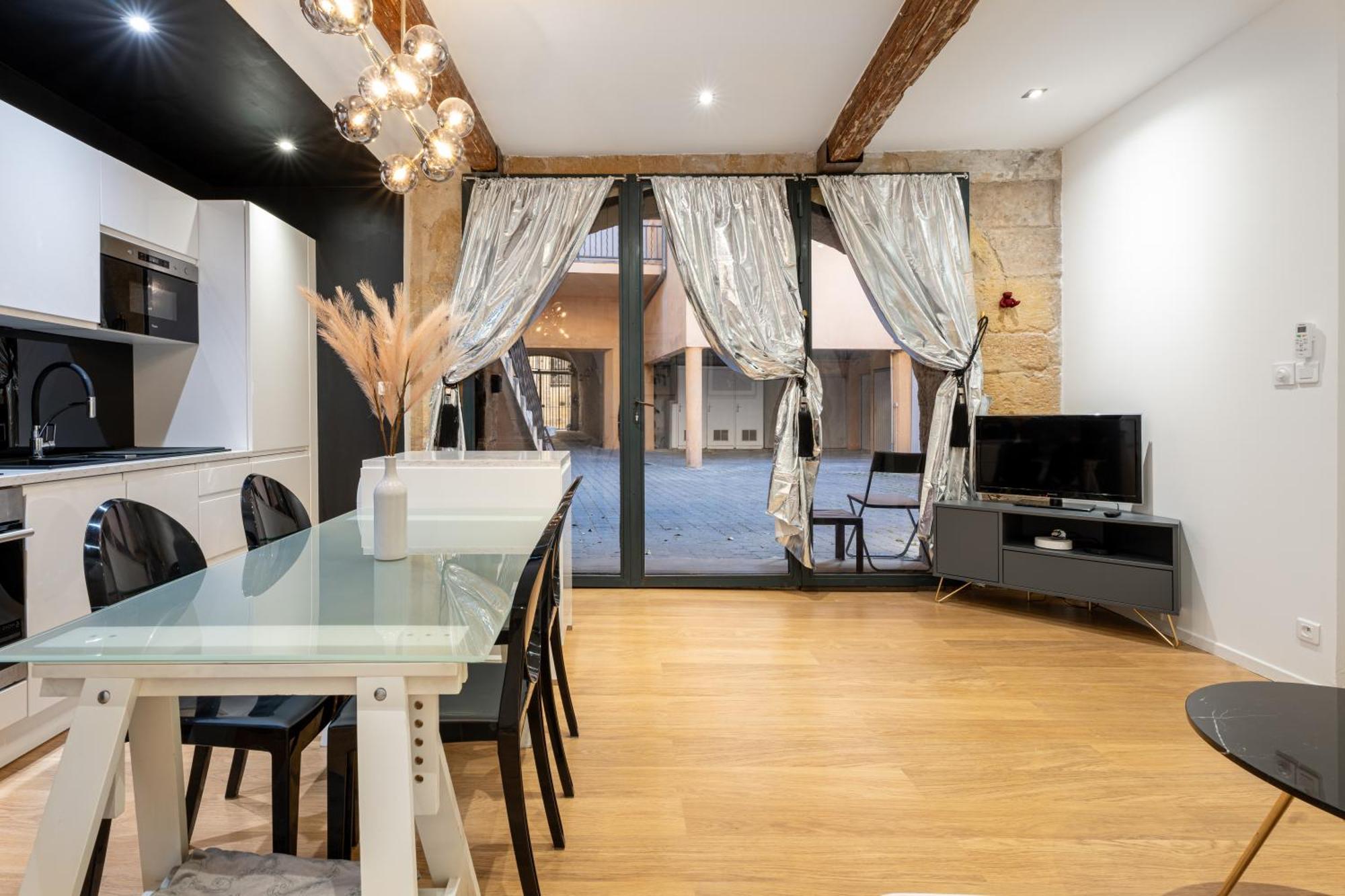 Apartment Le Yona Mirabeau - T3 Atypique Situe Dans Le Centre Historique - Proche Rotonde *