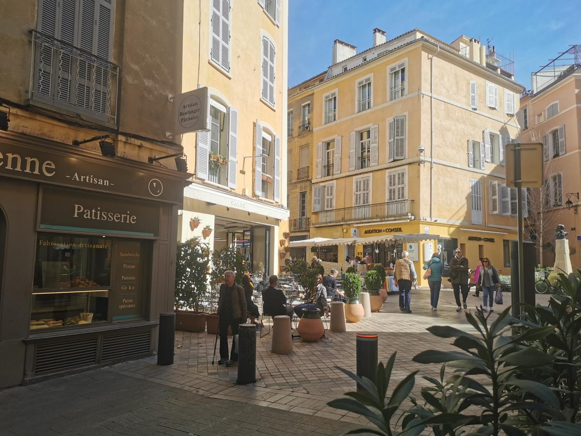 Le Yona Mirabeau - T3 Atypique Situe Dans Le Centre Historique - Proche Rotonde